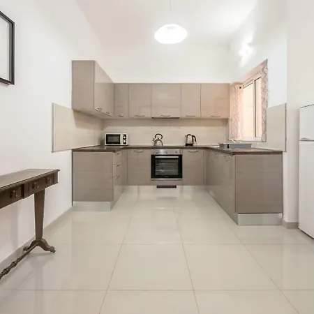 Apartment Flat In Few Min From The Sea!!!! Gzira