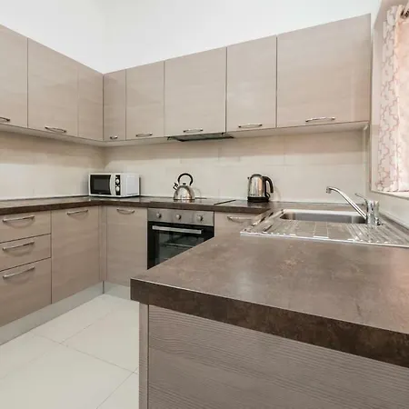 Flat In Few Min From The Sea!!!!
